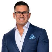 Kelly Schmidt headshot